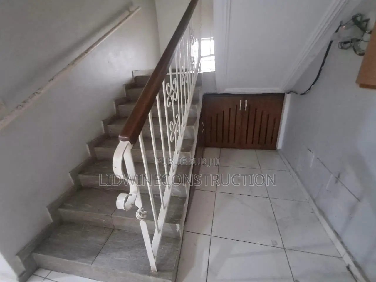 Meublé 4chbre Duplex dans Cocody à Vendre