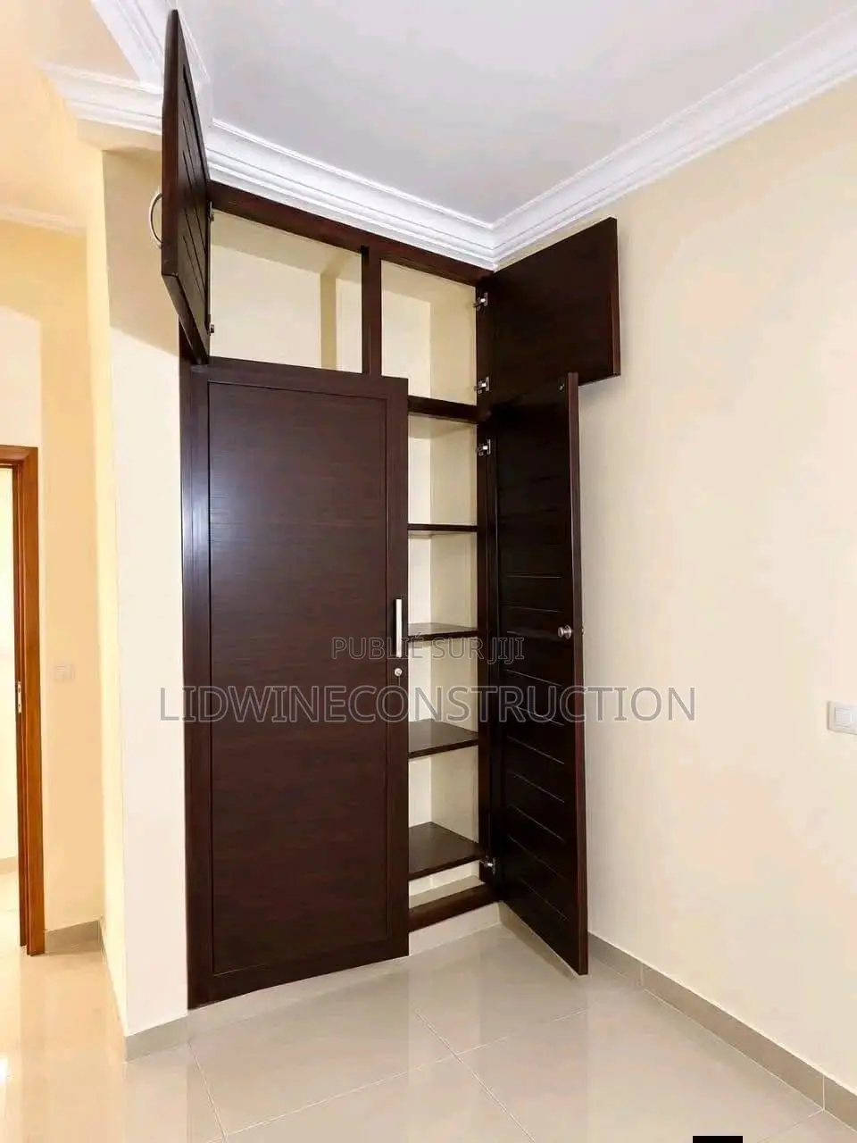 Meublé 4chbre Duplex dans Cocody à Vendre