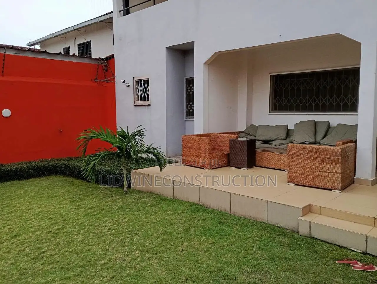 Meublé 4chbre Duplex dans Cocody à Vendre