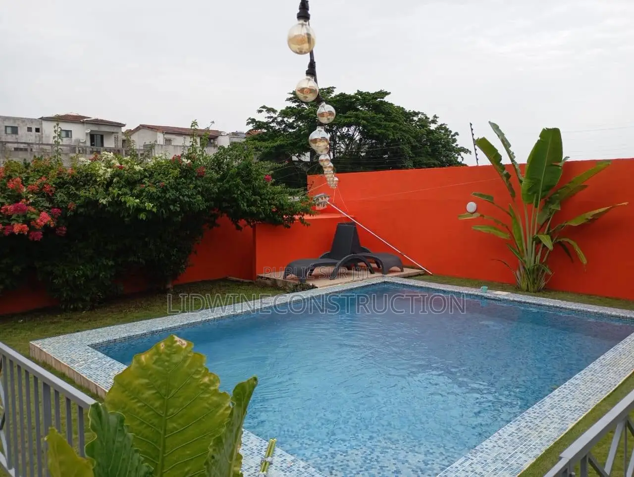 Meublé 4chbre Duplex dans Cocody à Vendre