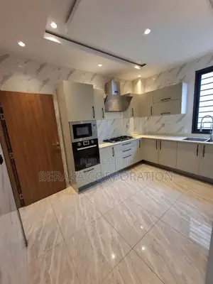 6chbre Villa dans Beraka Corporation, Cocody à Louer