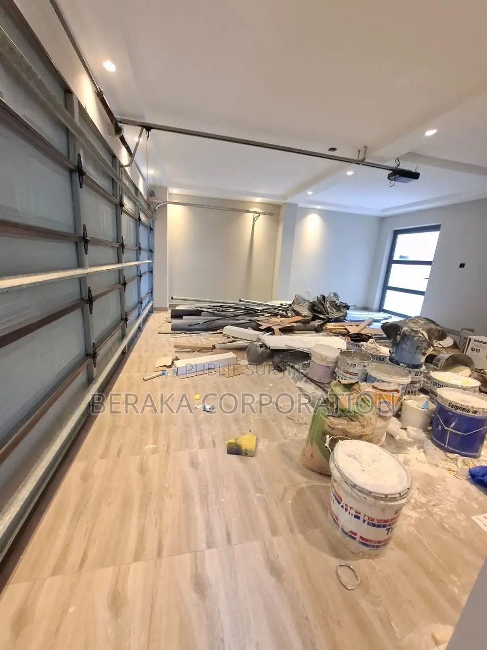 6chbre Villa dans Beraka Corporation, Cocody à Louer