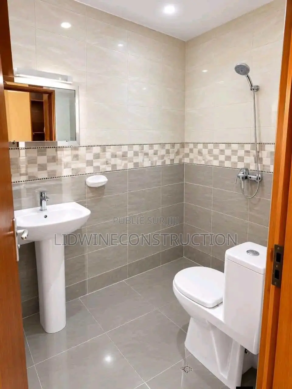 2chbre Duplex dans Cocody à Louer