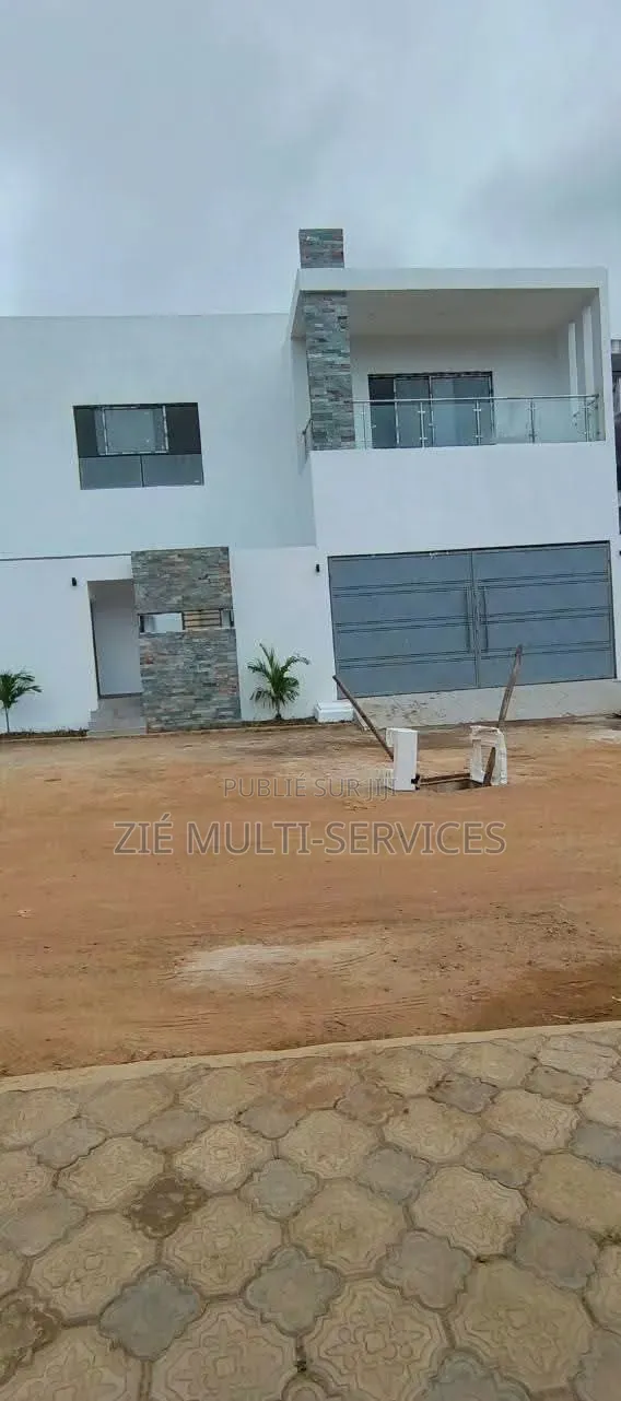 9chbre Duplex dans Zié Multi-Services, Cocody à Vendre