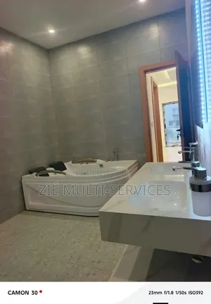 9chbre Duplex dans Zié Multi-Services, Cocody à Vendre