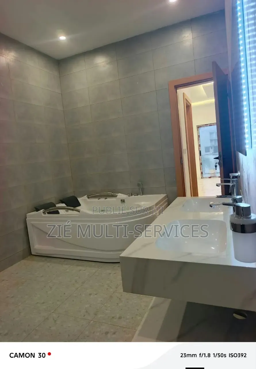 9chbre Duplex dans Zié Multi-Services, Cocody à Vendre