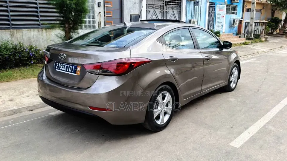 Hyundai Elantra 2015 Gris