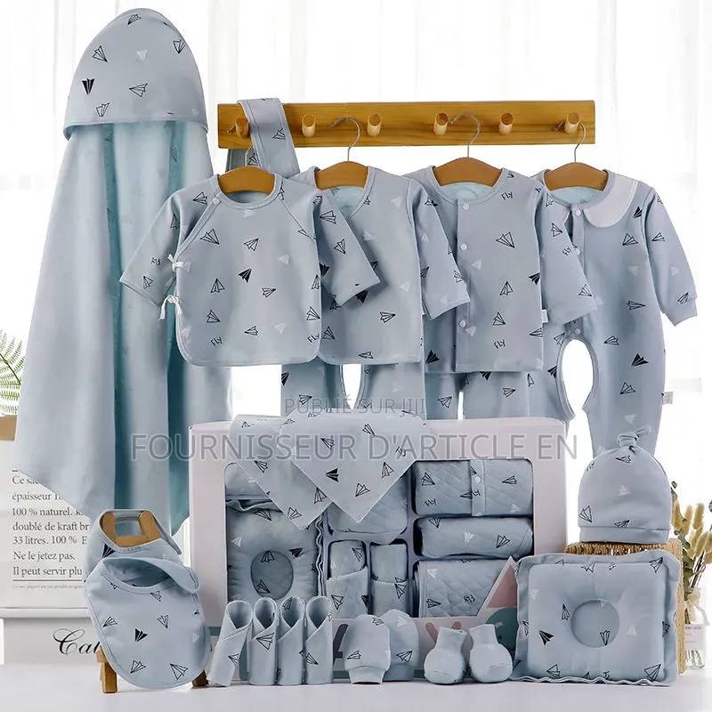 Coffret Cadeau De Vêtements Pour Nouveau-Né.