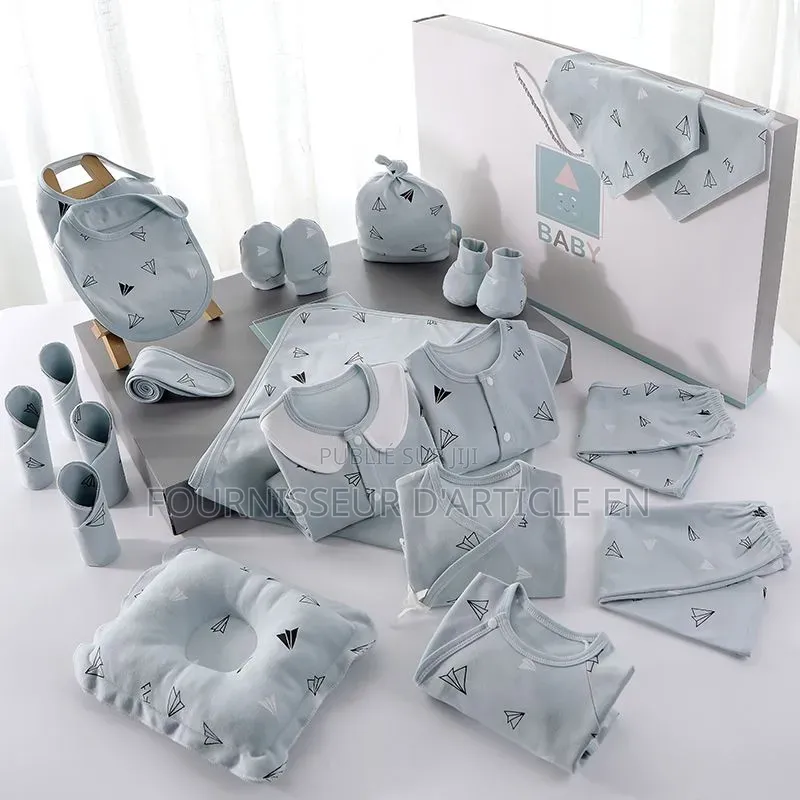 Coffret Cadeau De Vêtements Pour Nouveau-Né.