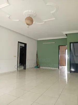 2chbre Appartement dans Boga Hugues, Cocody à Louer