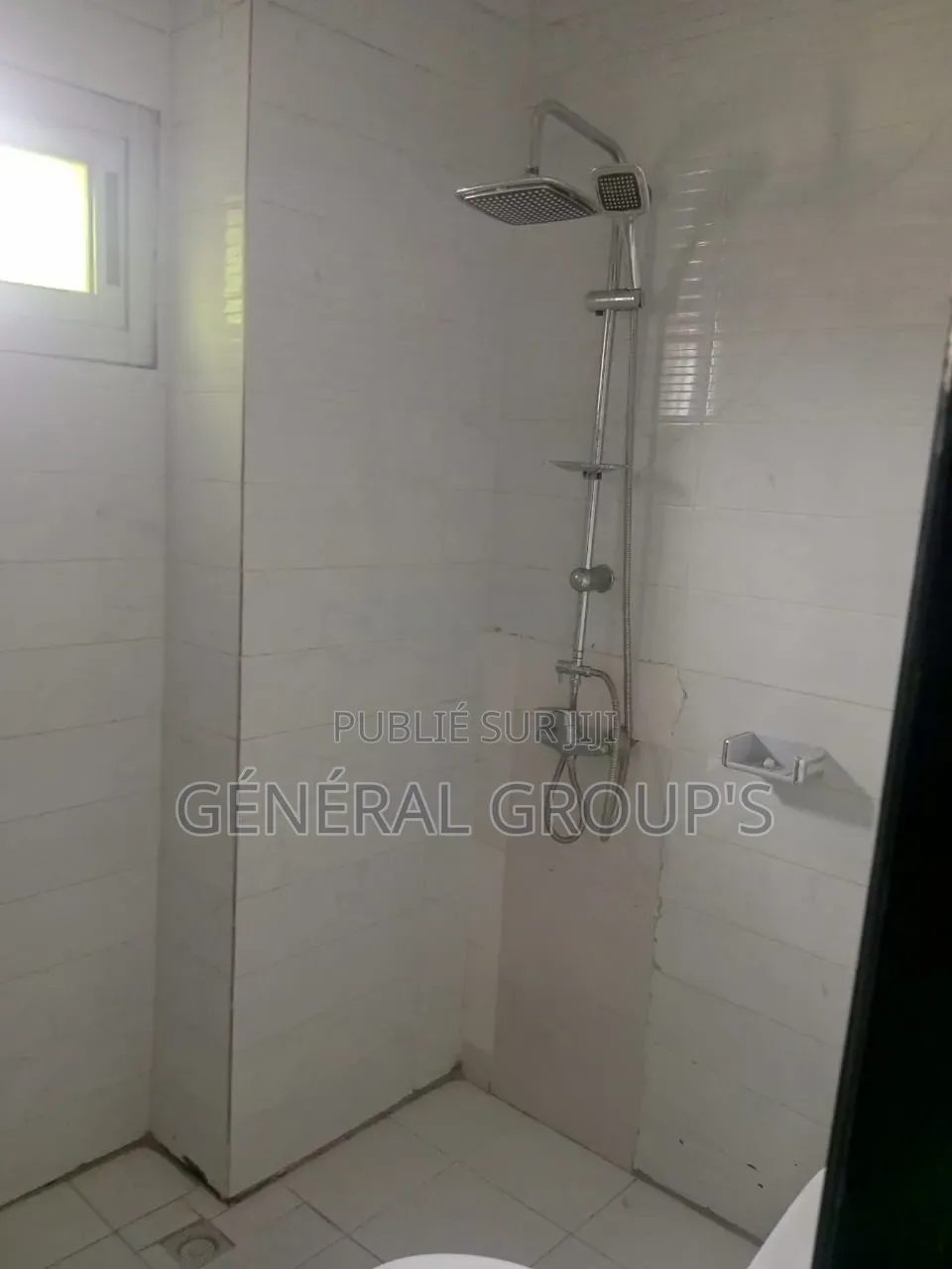 2chbre Appartement dans Boga Hugues, Cocody à Louer