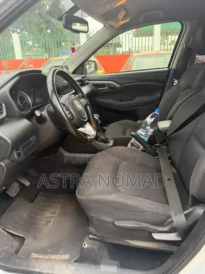Toyota Urban Cruiser 2024 Gris