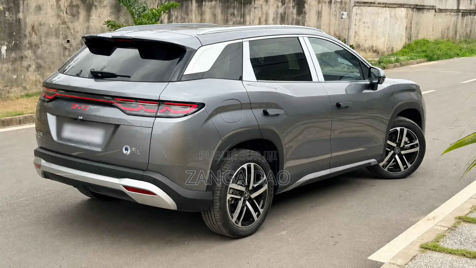 Nouveau BYD Song L DM-i 2025 Gris