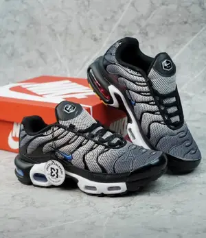 Chaussures Nike TN