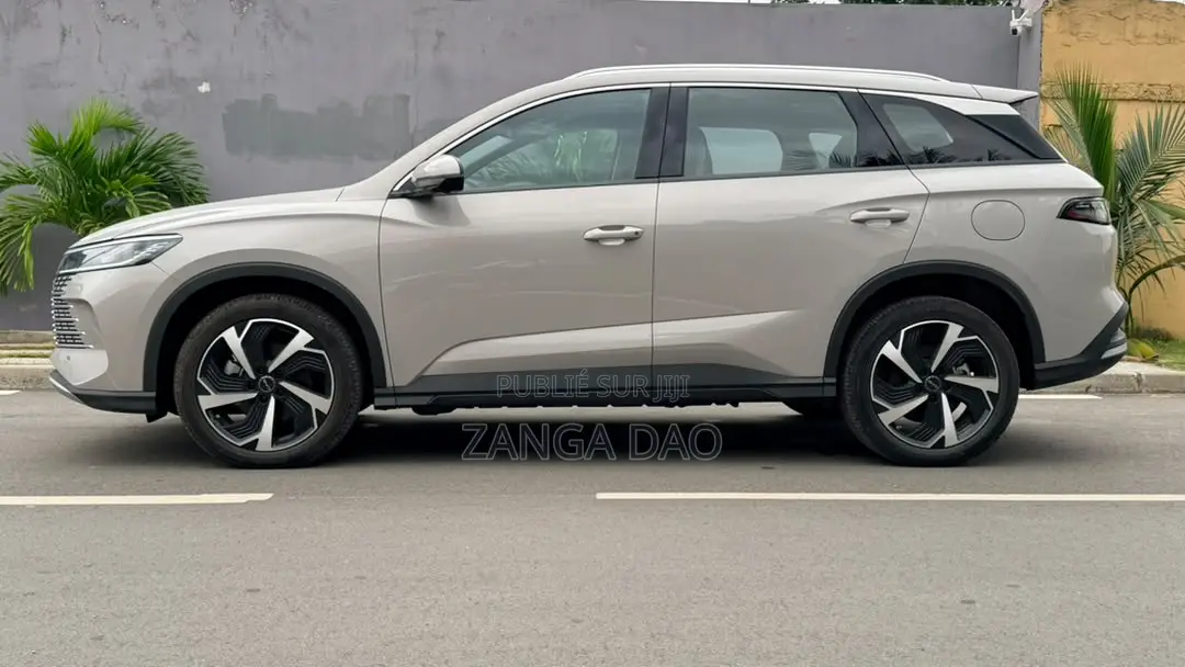 Nouveau BYD Sealion 05 DM-i 2026 Argenté