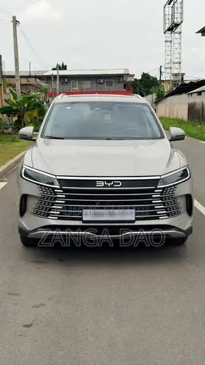 Nouveau BYD Sealion 05 DM-i 2026 Argenté