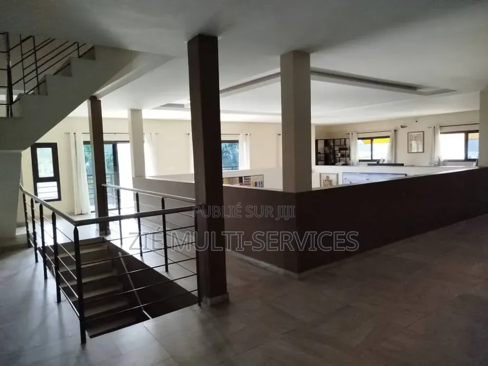 Meublé 12chbre Duplex dans Zié Multi-Services, Cocody à Vendre