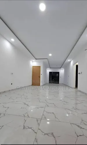 20chbre Blocs d'appartements dans Cocody à Vendre