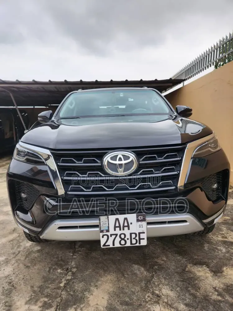 Toyota Fortuner 2023 Noir