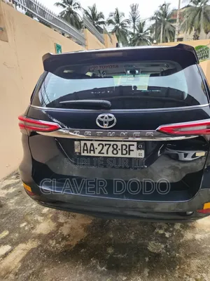 Toyota Fortuner 2023 Noir