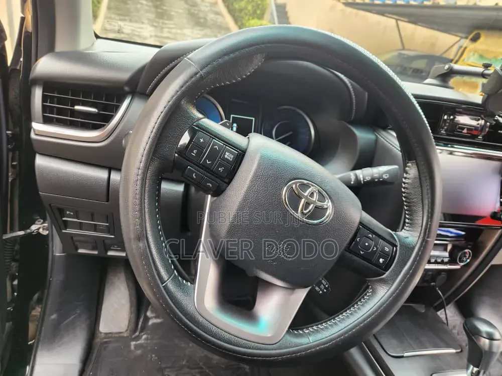 Toyota Fortuner 2023 Noir