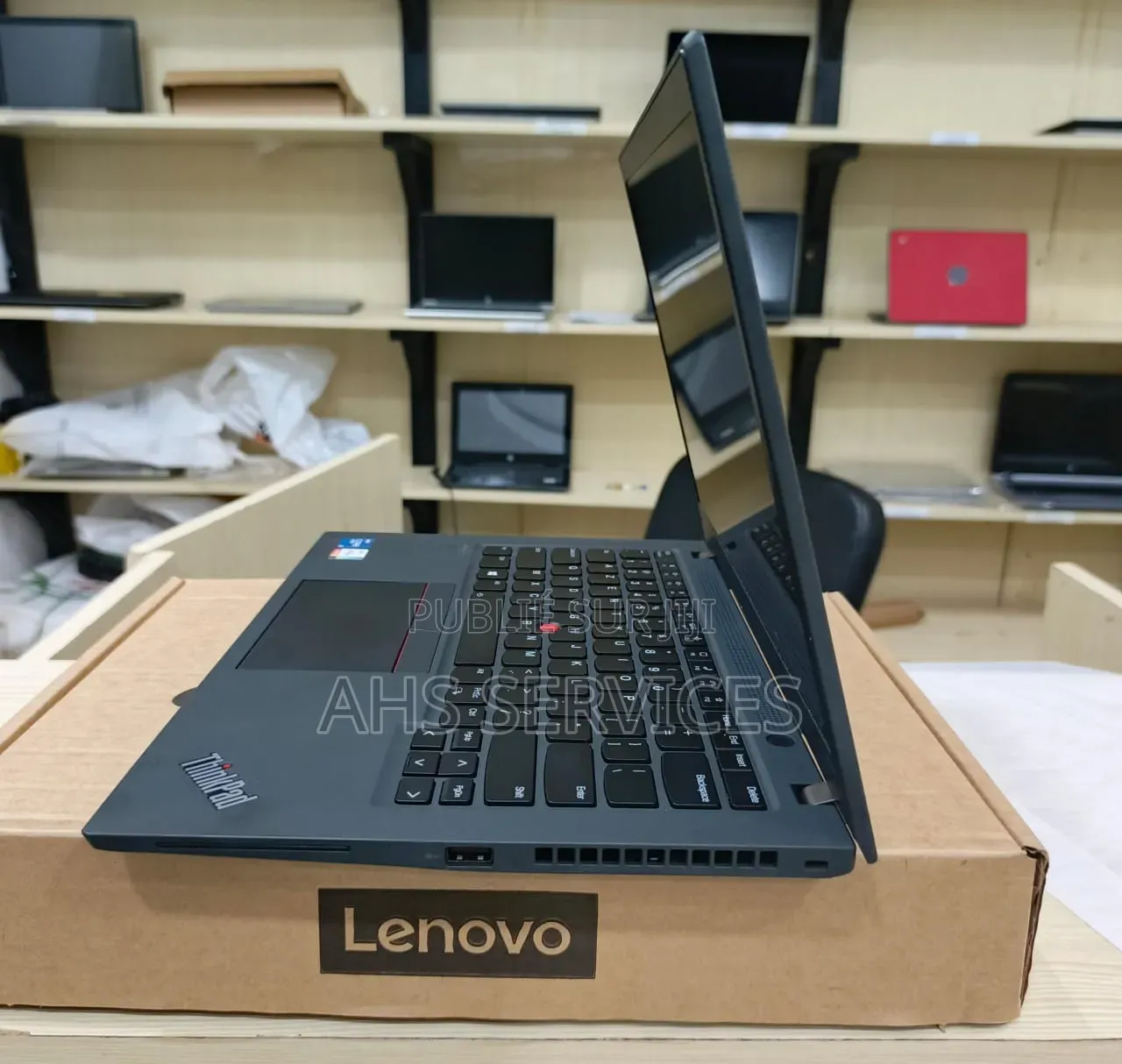 Nouveau Lenovo ThinkPad T14s G4 8GB Intel Core i5 SSD 256GB