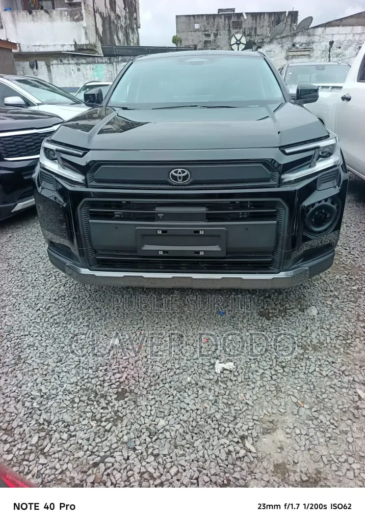 Nouveau Toyota RAV4 2026 Noir