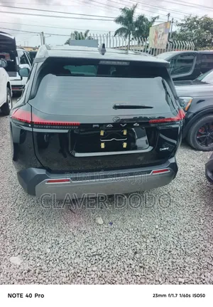 Nouveau Toyota RAV4 2026 Noir