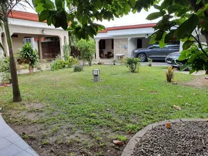 Meublé 7chbre Appartement-terrasse dans Appartement Villa, Treichville
