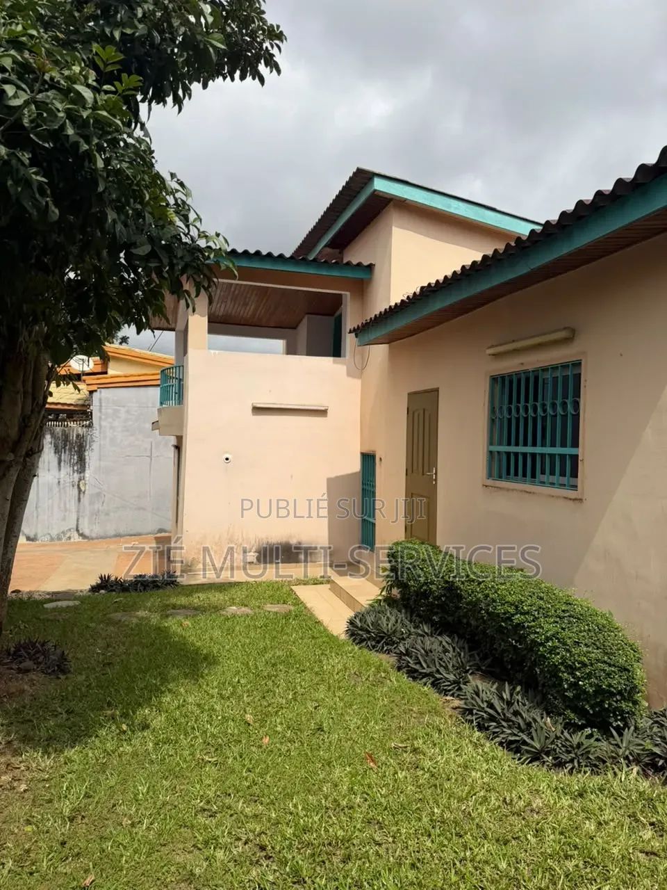 7chbre Duplex dans Zié Multi-Services, Cocody à Vendre