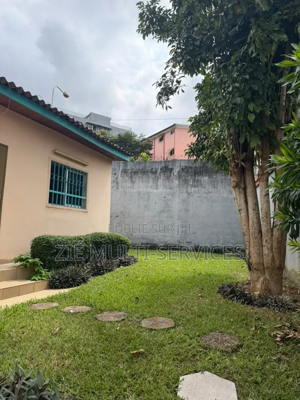7chbre Duplex dans Zié Multi-Services, Cocody à Vendre