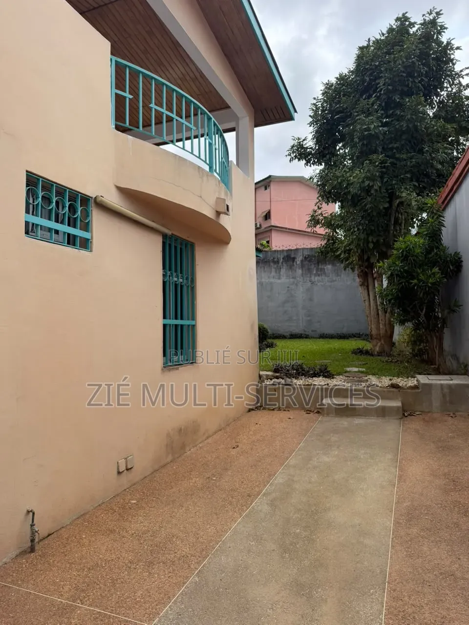 7chbre Duplex dans Zié Multi-Services, Cocody à Vendre