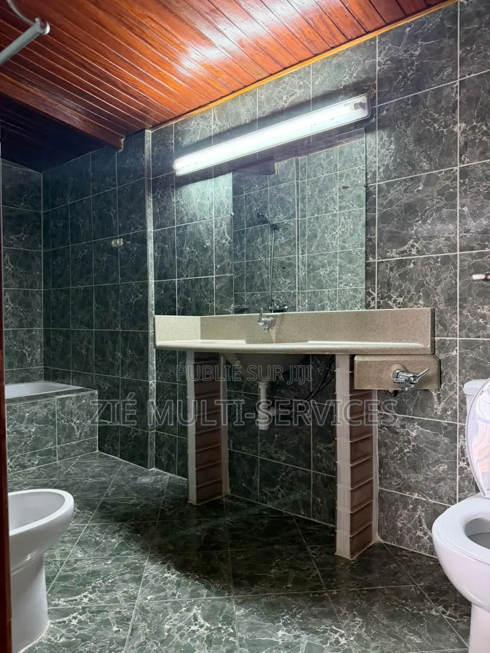 7chbre Duplex dans Zié Multi-Services, Cocody à Vendre