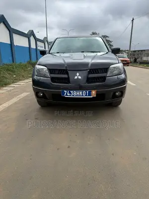 Mitsubishi Outlander 2005 Bleu