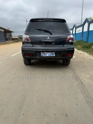 Mitsubishi Outlander 2005 Bleu