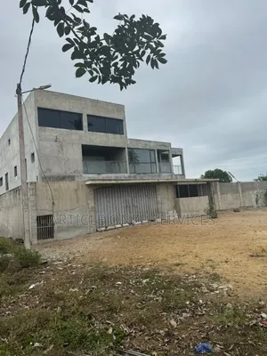 5chbre Maison dans Maison Triplex, Grand-Bassam à Vendre