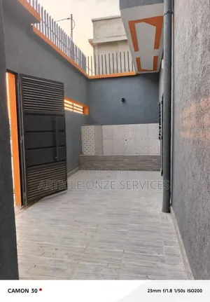 4chbre Villa dans Villa Duplex, Cocody à Vendre