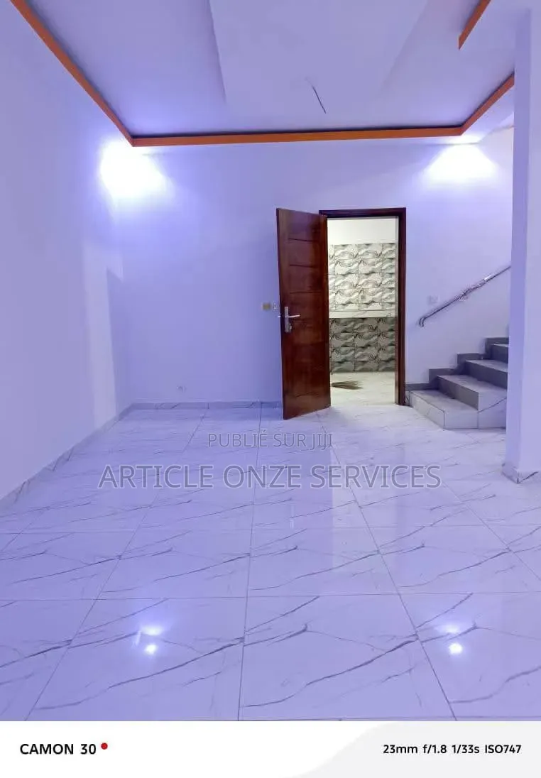 4chbre Villa dans Villa Duplex, Cocody à Vendre