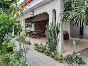 6chbre Villa dans Grande Villa Basse, Treichville à Vendre
