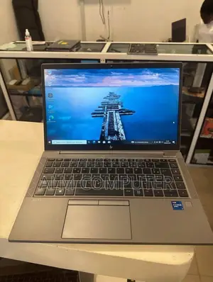 Ordinateur portable HP ZBook 14u 16GB Intel Core i7 SSD 512GB