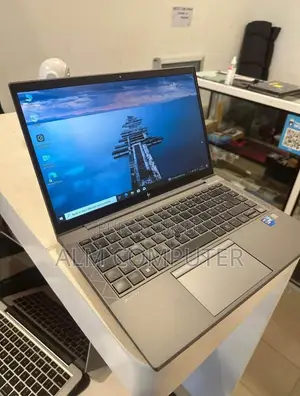 Ordinateur portable HP ZBook 14u 16GB Intel Core i7 SSD 512GB