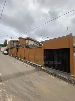 5chbre Villa dans Cocody à Vendre