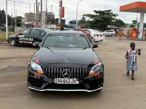 Mercedes-Benz C300 2016 Noir