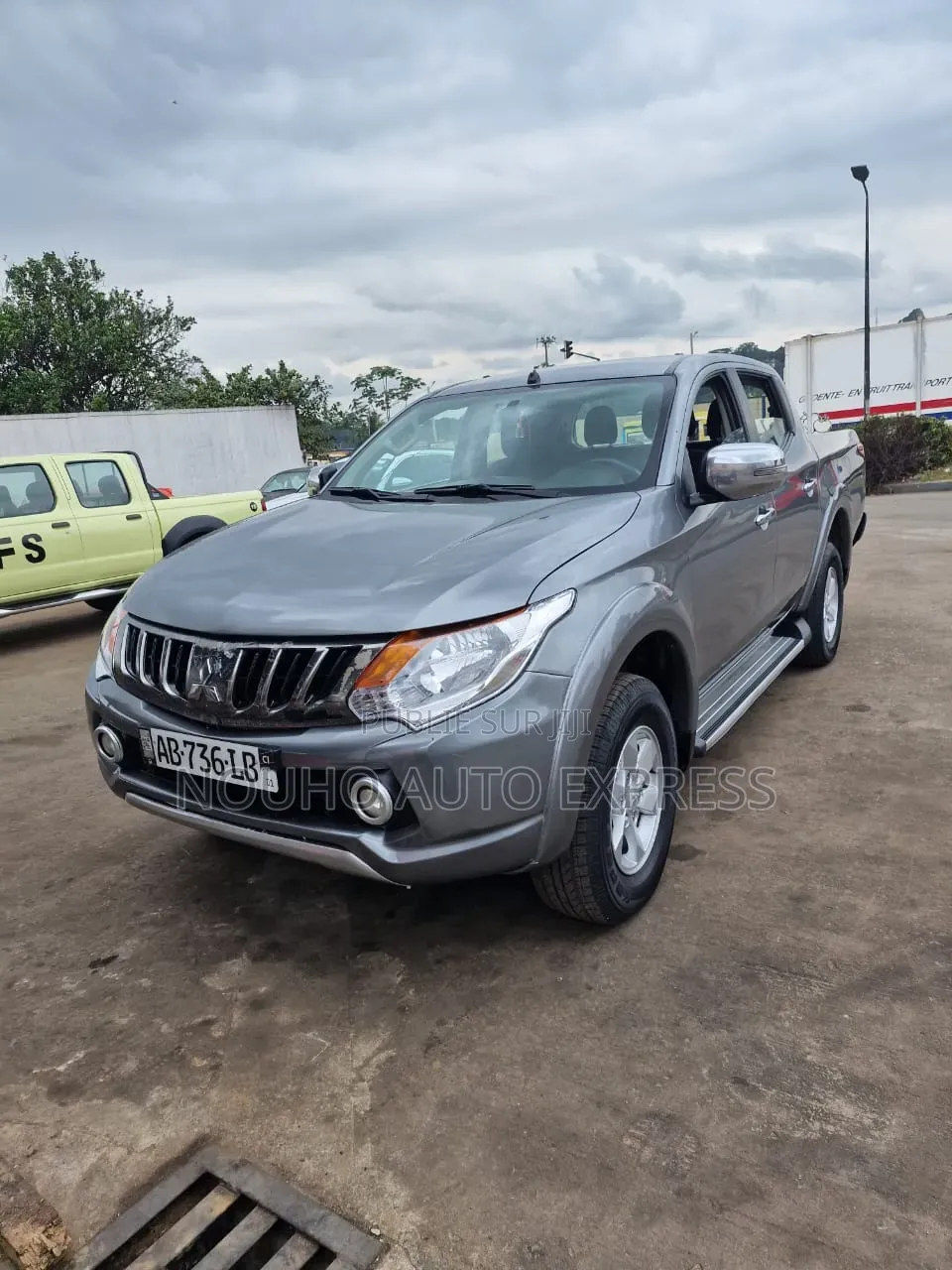 Mitsubishi L200 2019 Gris