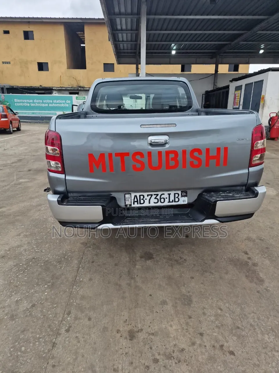 Mitsubishi L200 2019 Gris