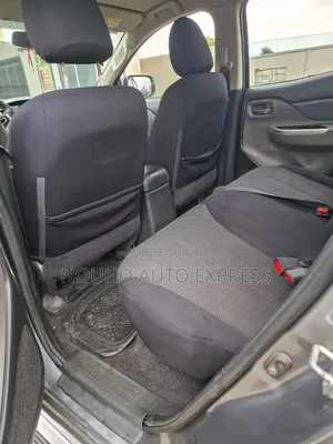 Mitsubishi L200 2019 Gris