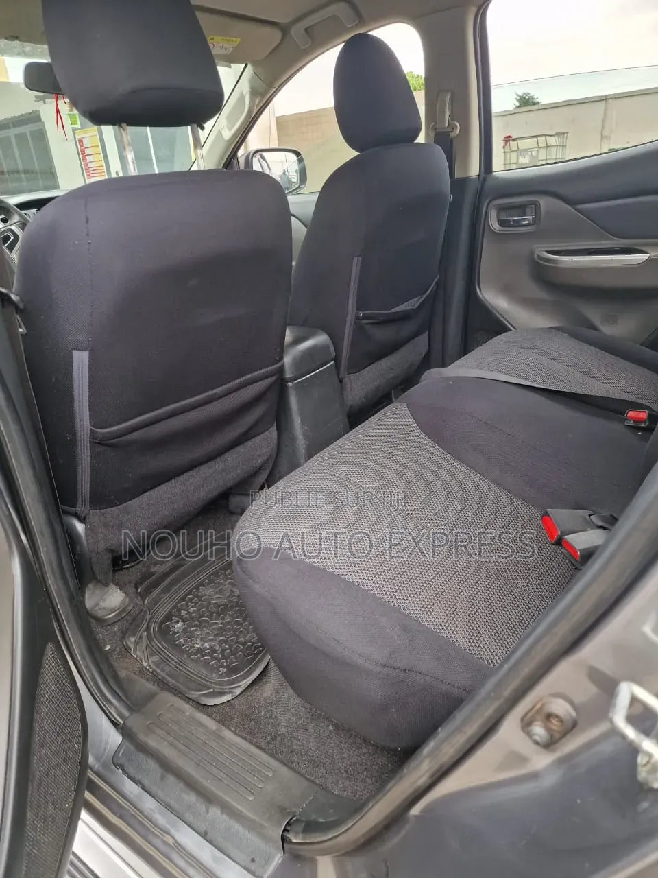 Mitsubishi L200 2019 Gris