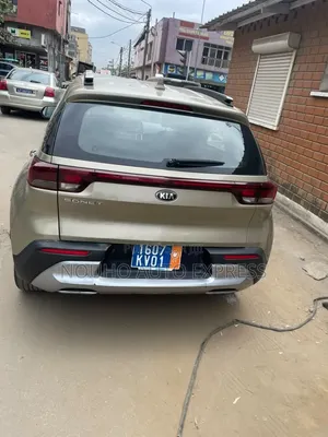 Kia Sonet 2021 Beige