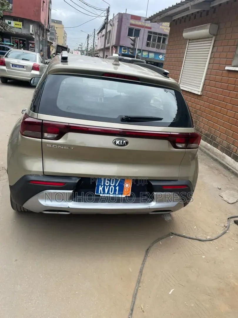 Kia Sonet 2021 Beige