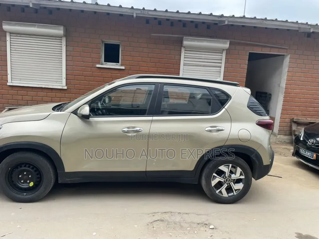 Kia Sonet 2021 Beige